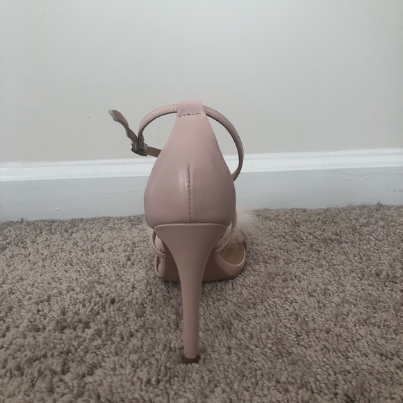 4” Fuzzy Blush Steve Madden Heels - Picture 4 of 4